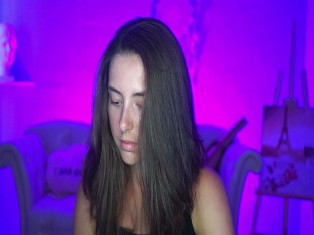 Live sex webcam photo for GloriaElmers #254790298