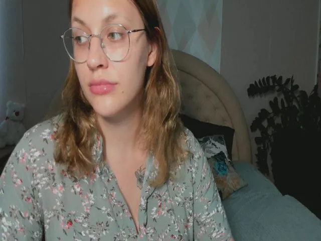 Live sex webcam photo for CuteMonica_ #255315424