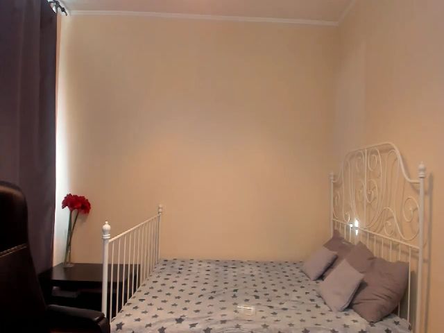 Live sex webcam photo for O1iv1a #254181029