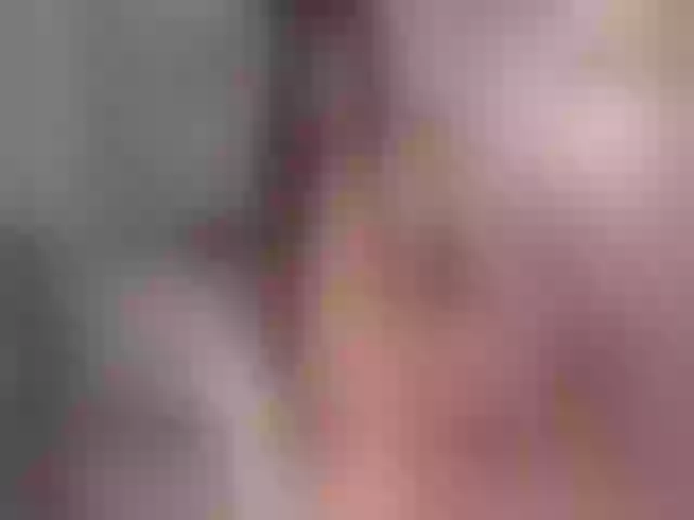 Live sex webcam photo for MaggieBrown_ #265574326