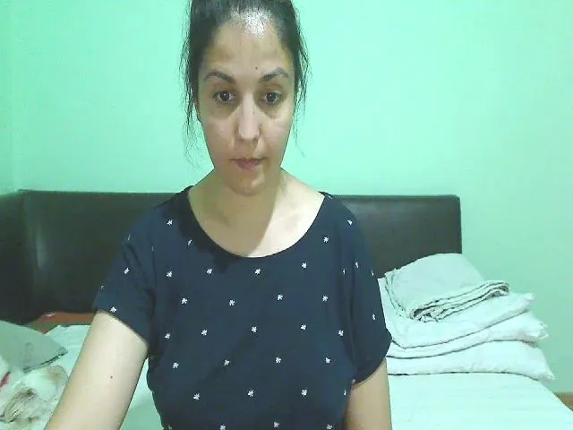 Live sex webcam photo for OneHotty #256087806