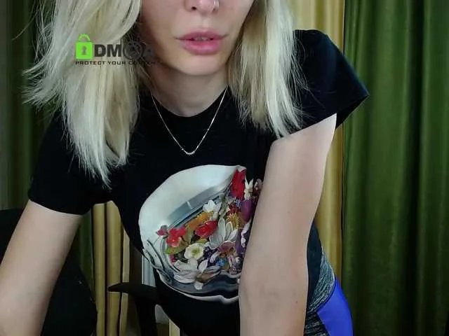 Live sex webcam photo for gloriawoo #248642392