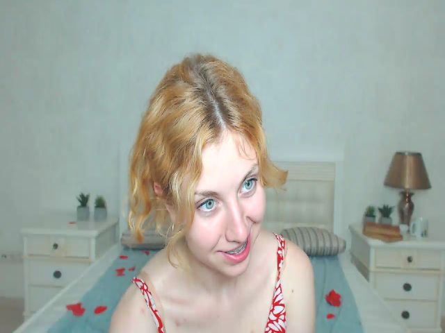 Live sex webcam photo for MollyDiamond1 #255432521