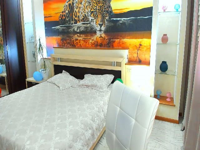 Live sex webcam photo for TellMe_Yes #253726582