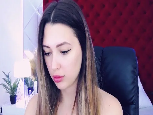 Live sex webcam photo for MillaLoves #261213597