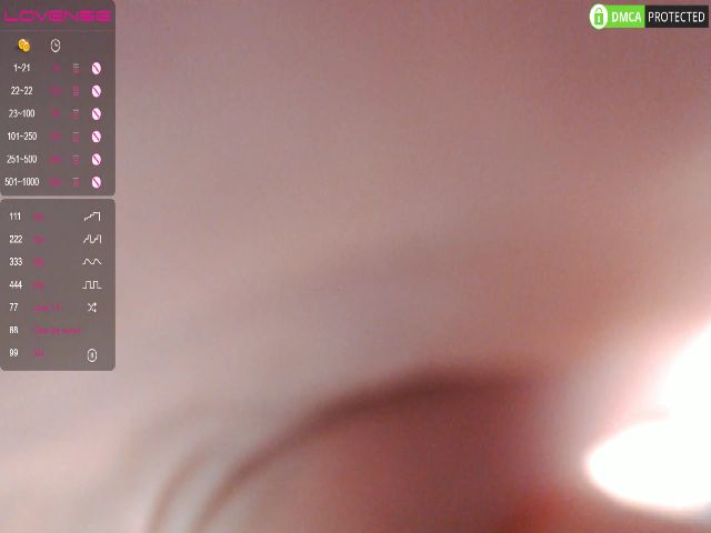 Live sex webcam photo for HelenMoore_ #254767743
