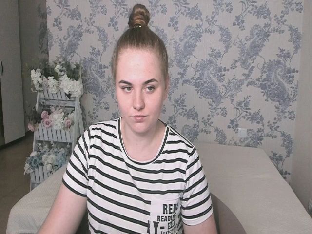 Live sex webcam photo for EllaBrix #254721686