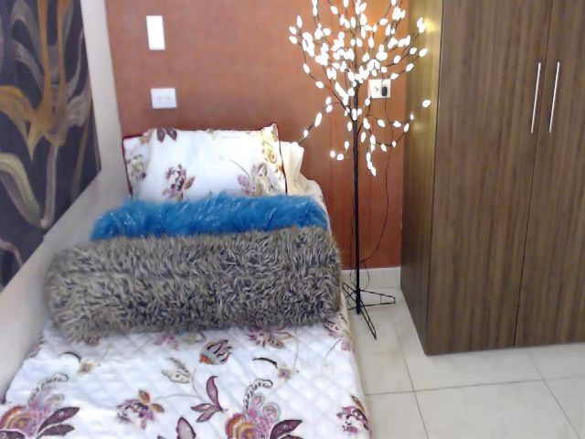 Live sex webcam photo for Forevermanu #259940564