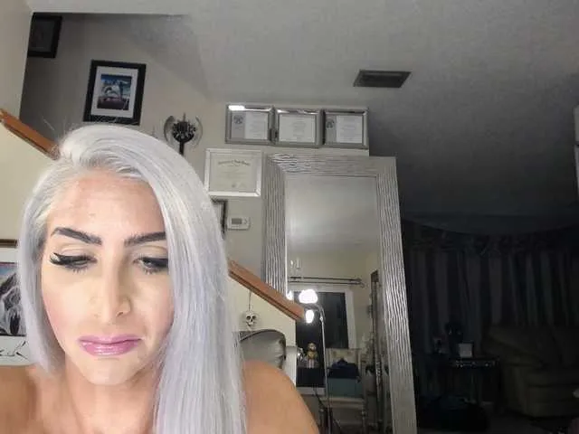 Live sex webcam photo for adrianna_fox #287953121