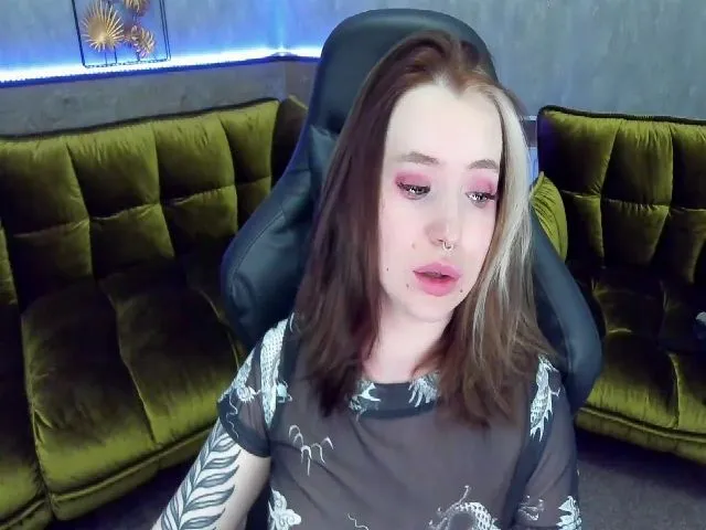 Live sex webcam photo for Helen_Mayer #256049827