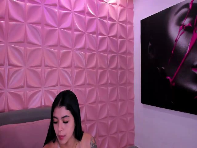 Live sex webcam photo for Andrea_T #255508610