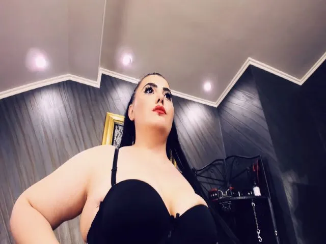 Live sex webcam photo for MelissaGlow #252569125