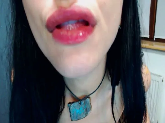 Live sex webcam photo for SnowSpacee #265205410