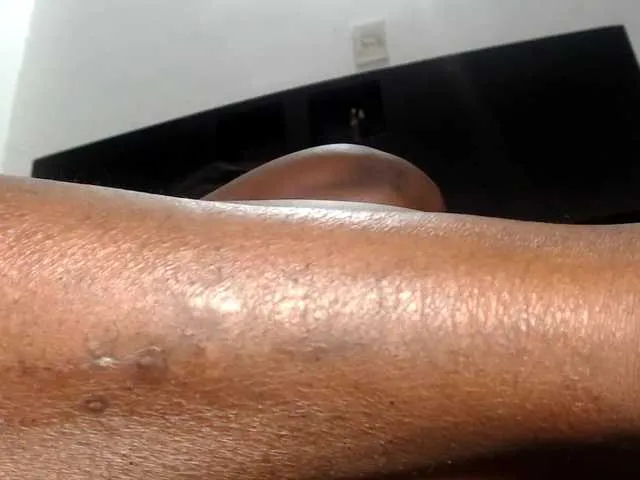 Live sex webcam photo for BigBustyBlack #249787769