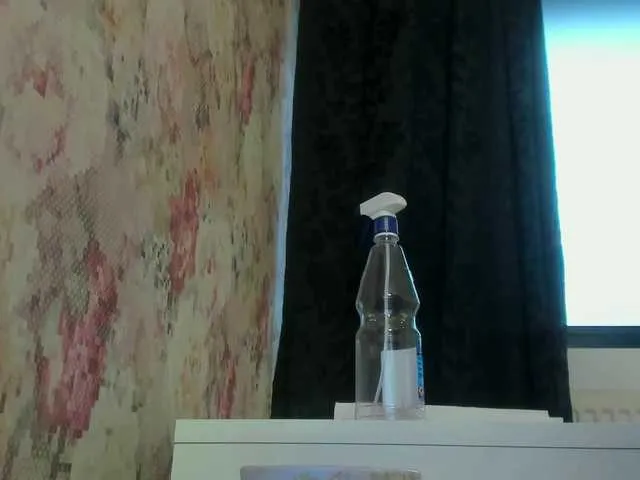 Live sex webcam photo for freyyaamore #241260210