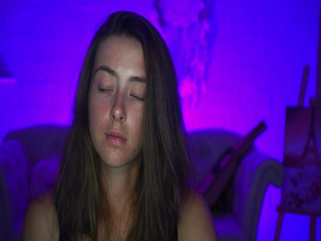 Live sex webcam photo for GloriaElmers #254803534