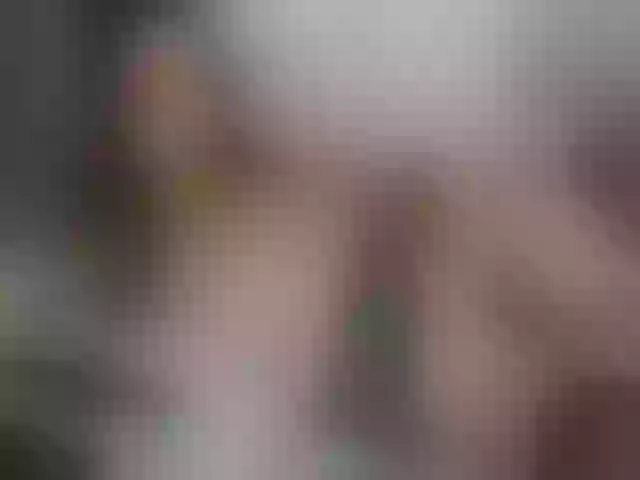 Live sex webcam photo for LittlePeach_ #263397136