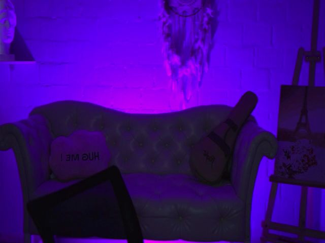 Live sex webcam photo for GloriaElmers #253052211