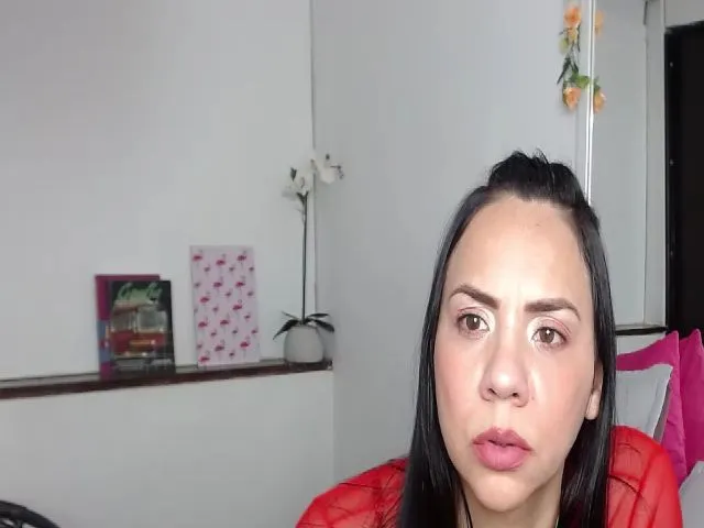 Live sex webcam photo for Moniquexxx #252331157