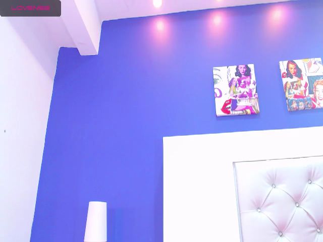 Live sex webcam photo for Scarlett_1801 #257885140