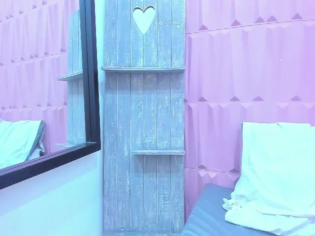 Live sex webcam photo for Cristal_West #262496157