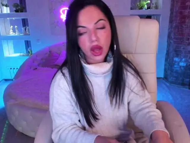 Live sex webcam photo for RayLenee #241139732