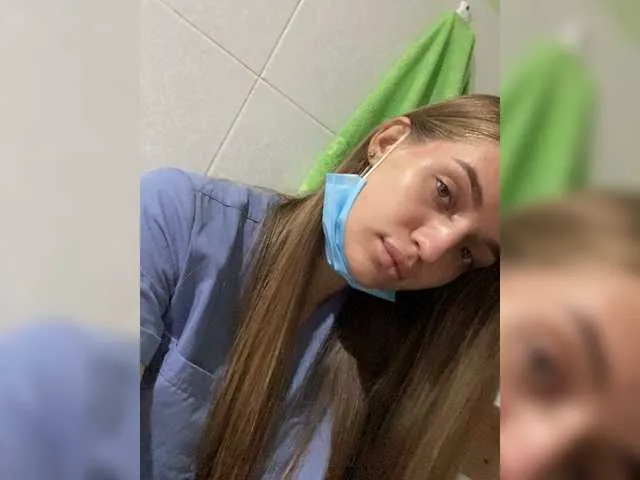 Live sex webcam photo for Karillia69 #258256399