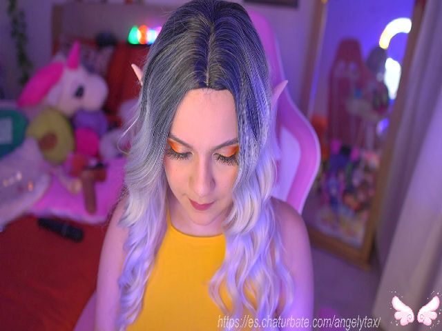Live sex webcam photo for Angelytaxx #257305761