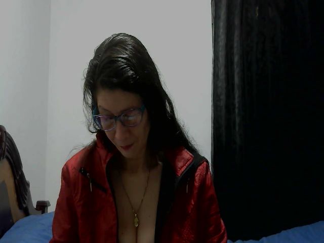 Live sex webcam photo for Latin__mature #261188478