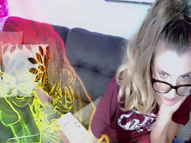 Live sex webcam photo for LilSadie #259221292