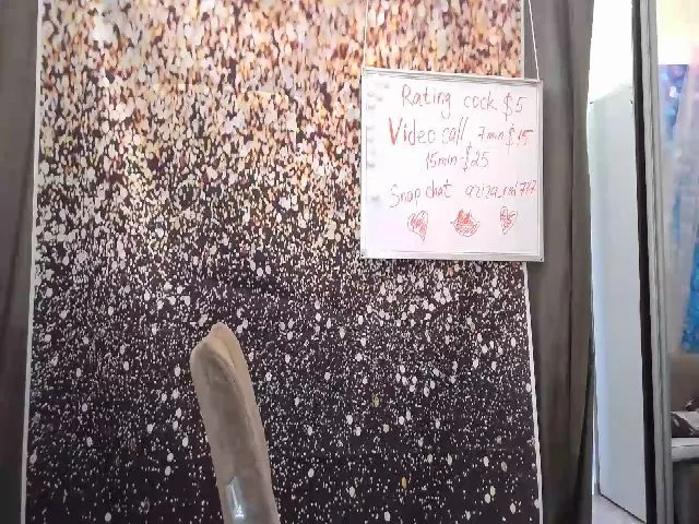 Live sex webcam photo for AzizaRed #253811313