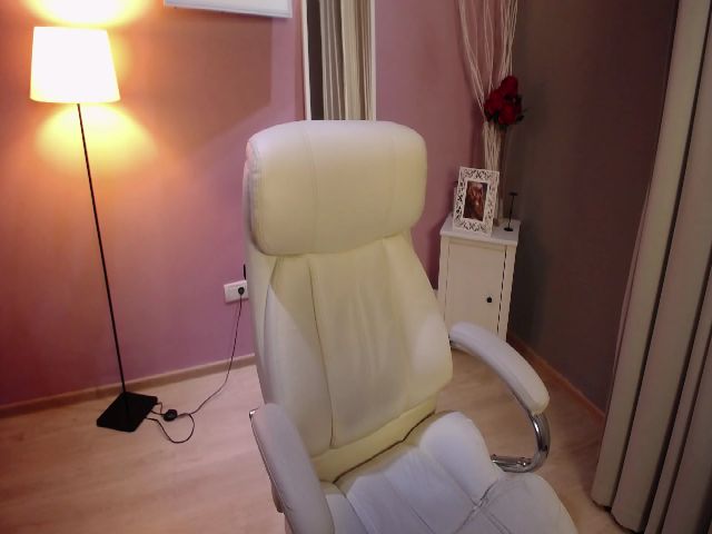 Live sex webcam photo for RaniaVibes #255781734