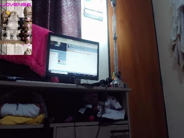 Live sex webcam photo for Meganhill_ #257662471