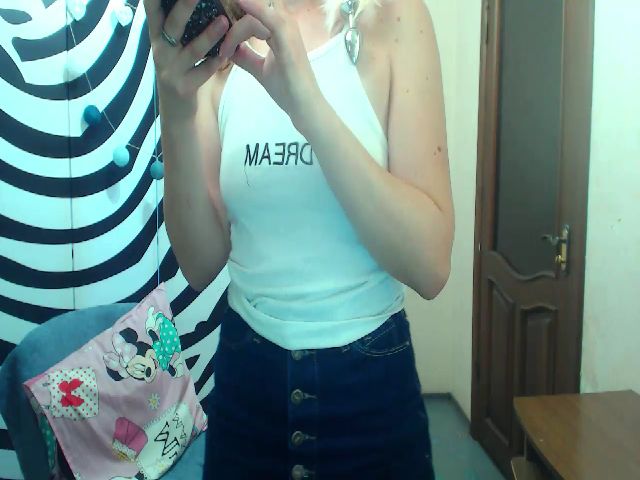 Live sex webcam photo for HeartGirl #254062695