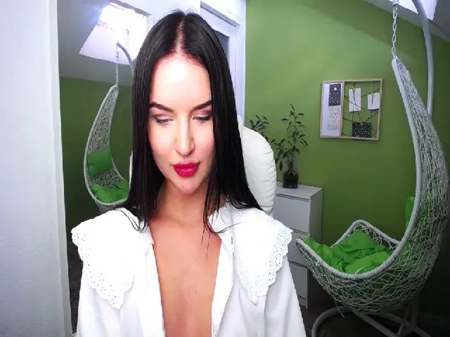 Live sex webcam photo for JenniferMoris #253439875