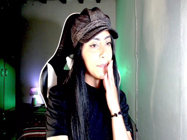 Live sex webcam photo for Vanessax10 #255504257