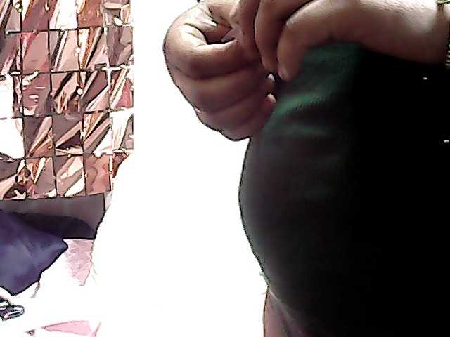 Live sex webcam photo for LOLAhot1 #251308641