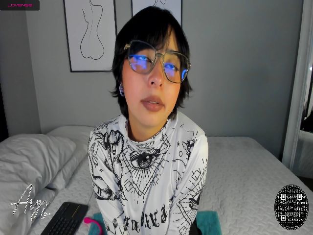 Live sex webcam photo for Arya_Line #255859623