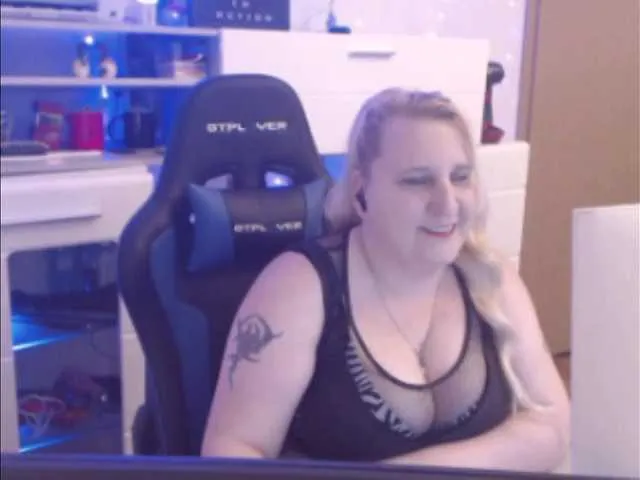 Live sex webcam photo for DrachenLady39 #241321963