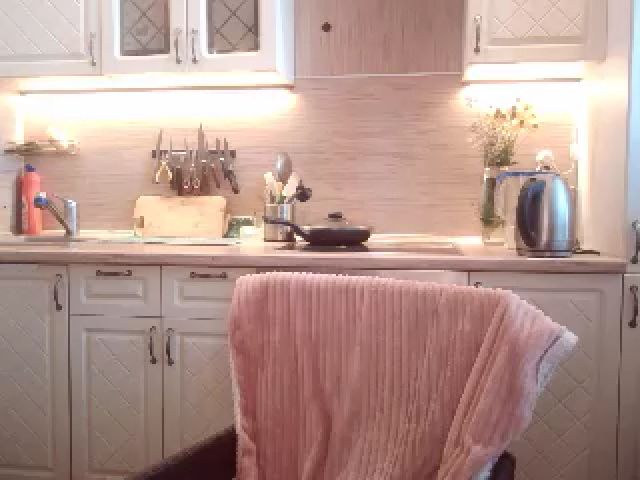 Live sex webcam photo for JaneGrey111 #253727266