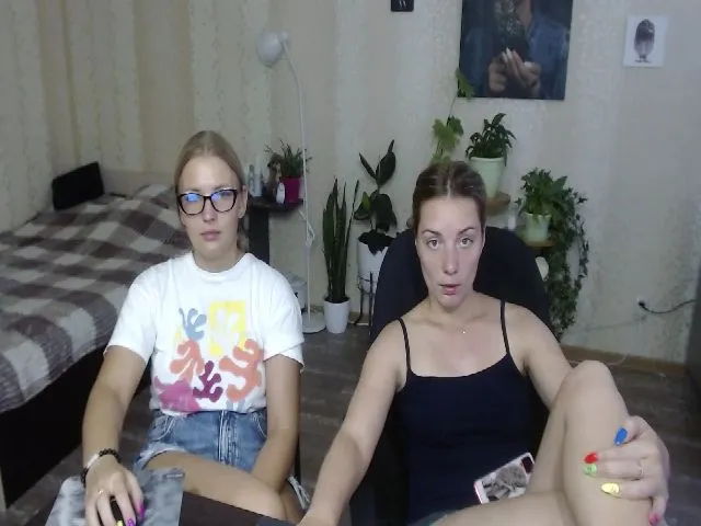 Live sex webcam photo for Emi_lywild #253695023