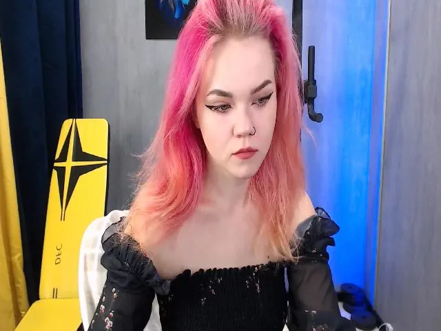 Live sex webcam photo for KerryBlair #257969533