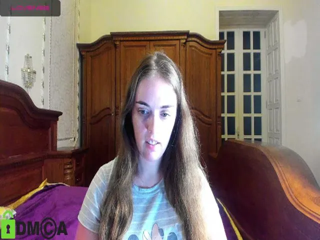 Live sex webcam photo for Fi_Lena #263812303