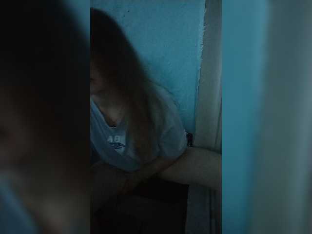 Live sex webcam photo for LareNK #242033423