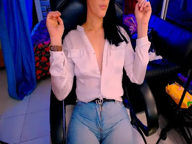 Live sex webcam photo for Sashabreck #287860064