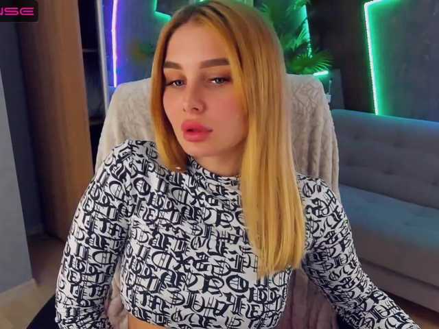 Live sex webcam photo for MillaDoll #243486826