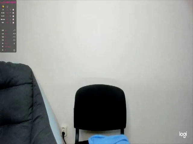 Live sex webcam photo for SarahSmiths #255430213