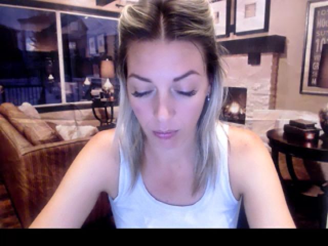 Live sex webcam photo for MornaDevis #264376431