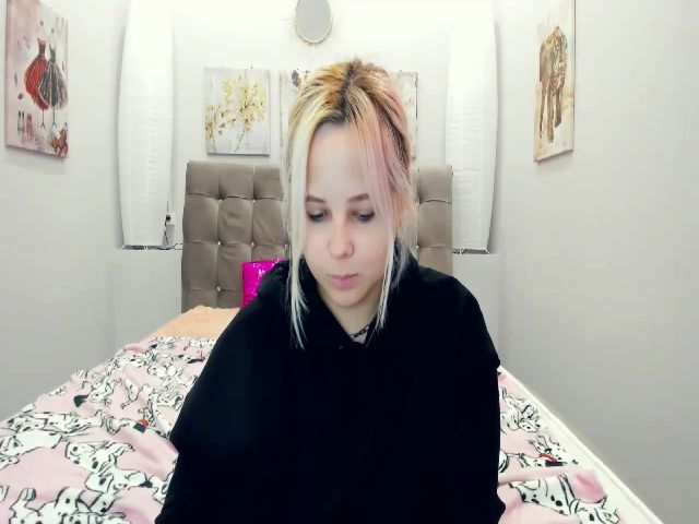 Live sex webcam photo for Helokit #261241077