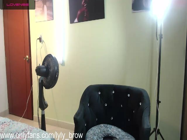 Live sex webcam photo for Lyly_brow #261951895